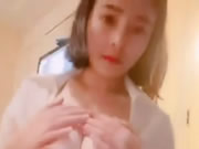 爆乳主播對鏡狂揉兩個雪白肥嫩大奶
